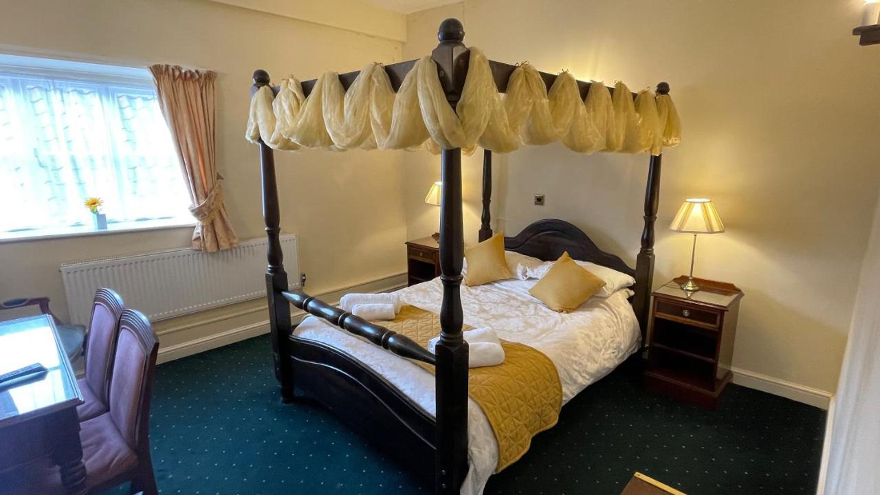 Crown Hotel Downham Market Buitenkant foto