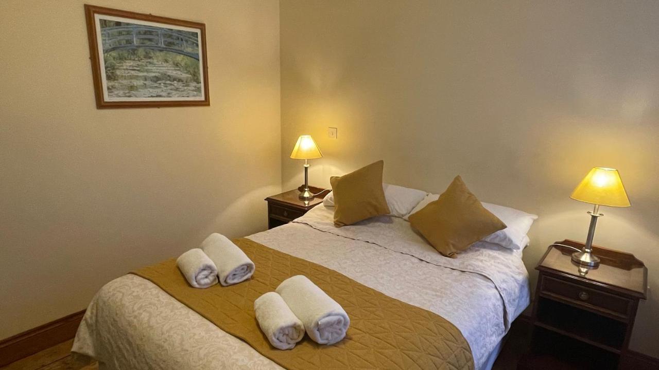 Crown Hotel Downham Market Buitenkant foto