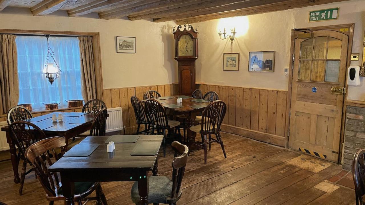 Crown Hotel Downham Market Buitenkant foto