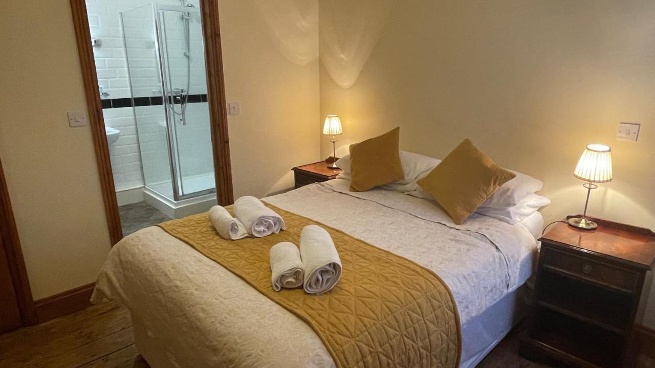 Crown Hotel Downham Market Buitenkant foto