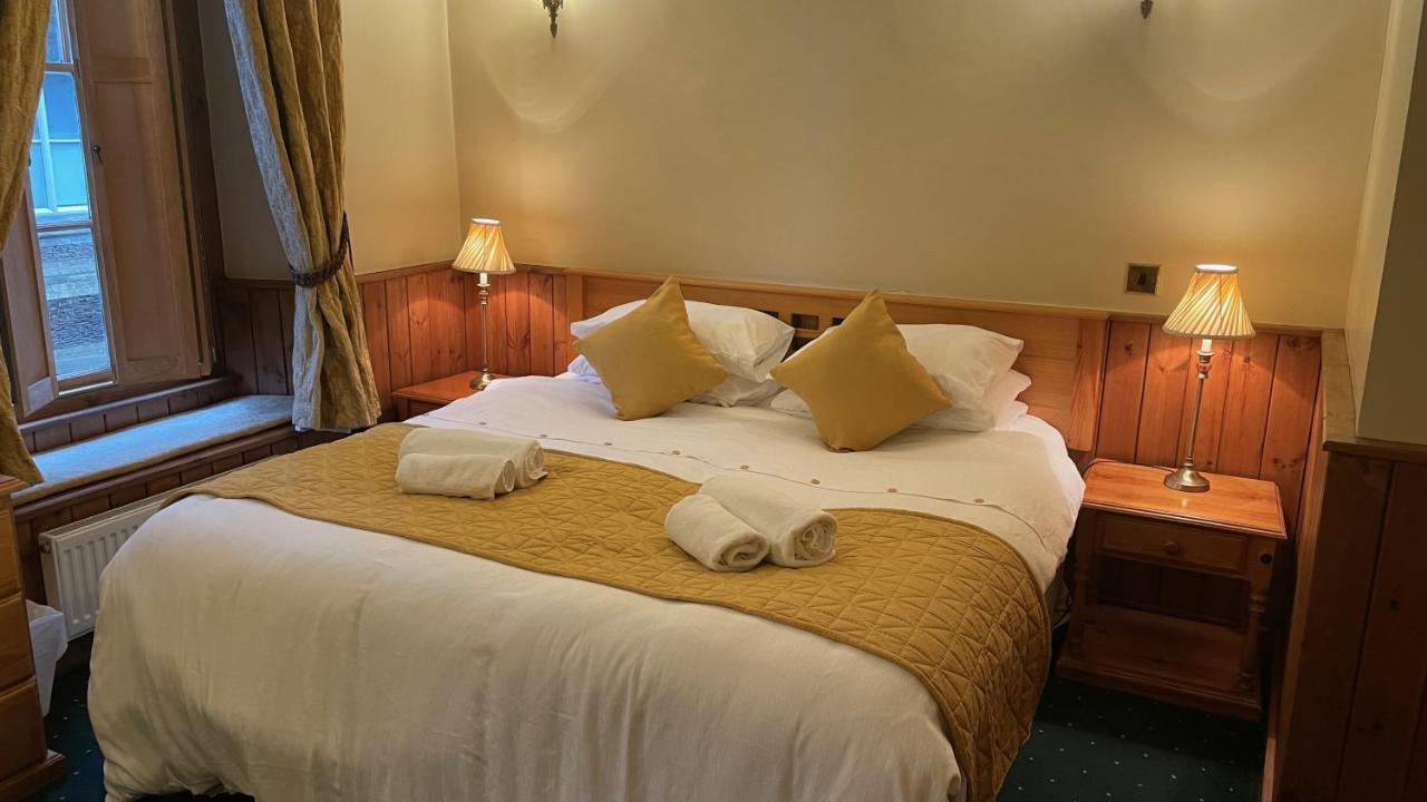 Crown Hotel Downham Market Buitenkant foto