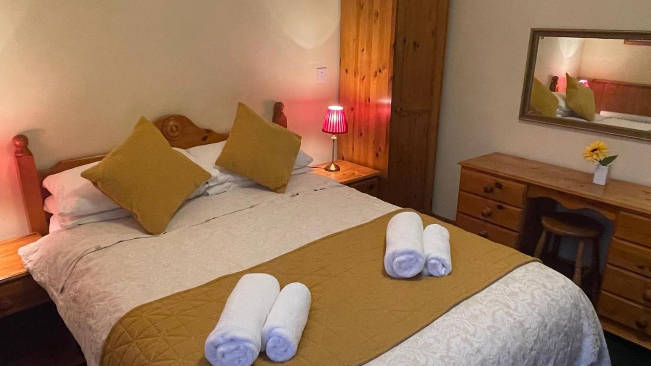 Crown Hotel Downham Market Buitenkant foto