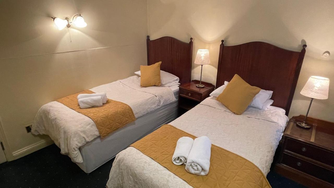 Crown Hotel Downham Market Buitenkant foto